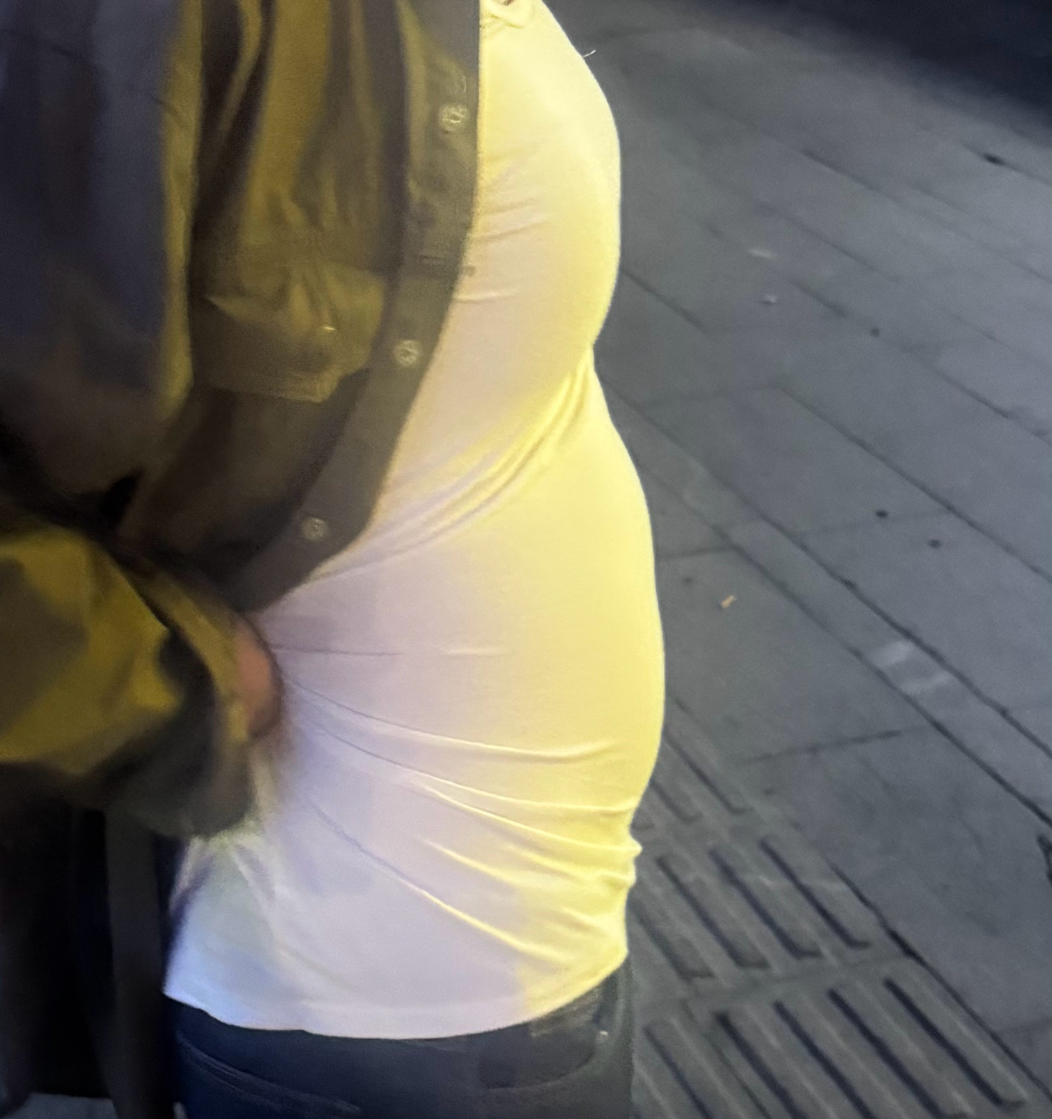 你们可能不知道我吃了多少……昨天也是我夜宵就吃了一个汉堡一个鸡腿一个鸡翅和鸡块薯