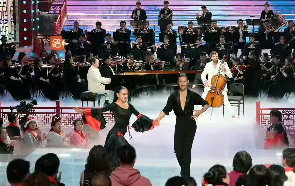 郎朗冬奥会隔空喊话辽宁春晚辽宁春晚 冬奥开幕式上的钢琴巨匠，下了台就是咱辽宁的“