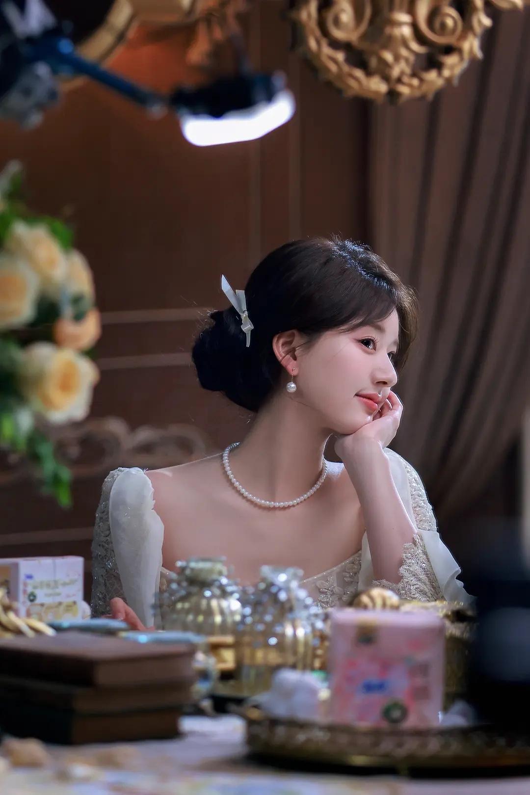 银河酷娱这回肠子怕是要悔青了！《许我耀眼》爆火后，不少人以为赵露思的热度要熄火，