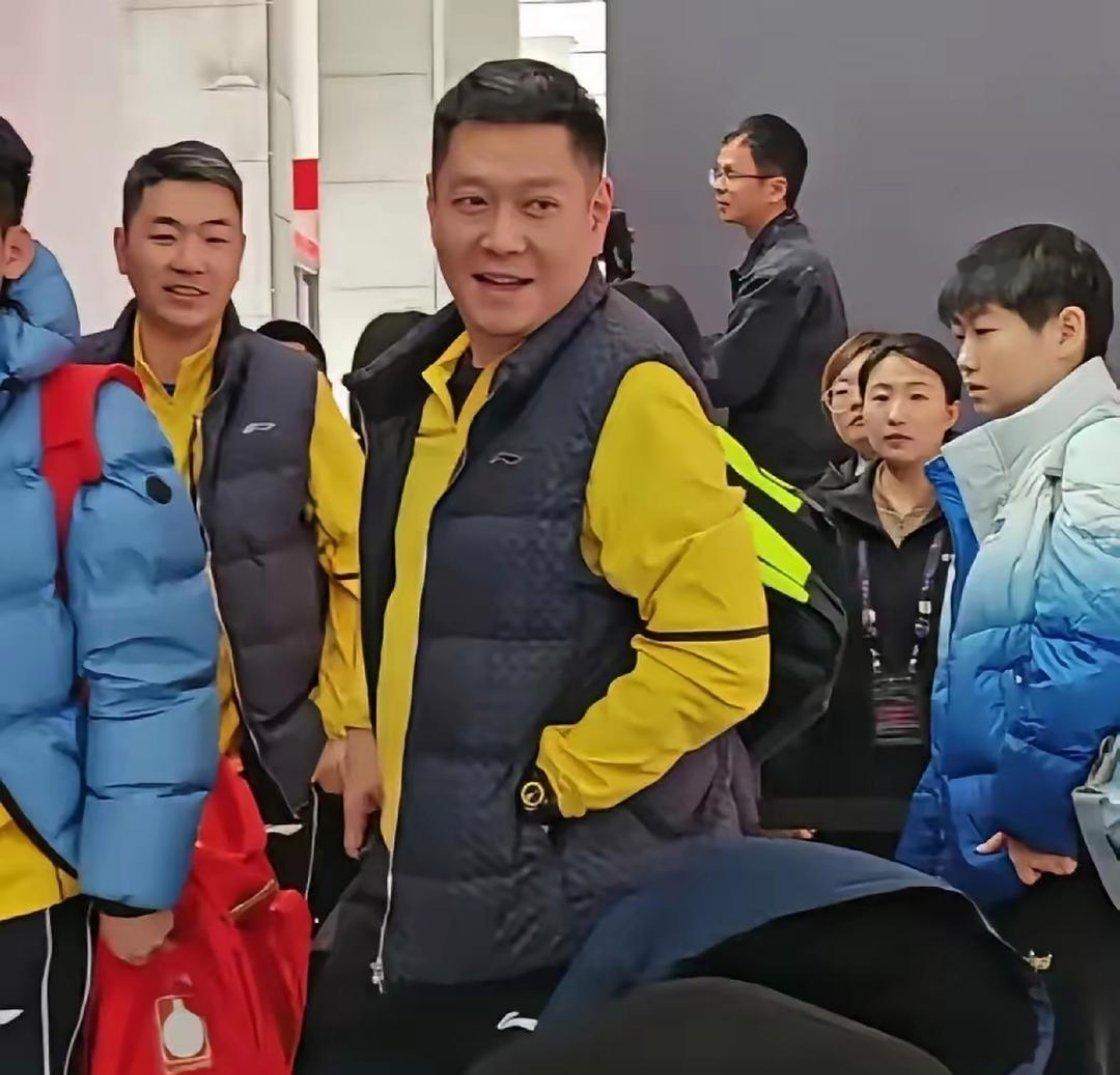 家人们谁懂啊！WTT重庆冠军赛抽签这事儿太逗了！coco好好在台下坐着，啥都没干