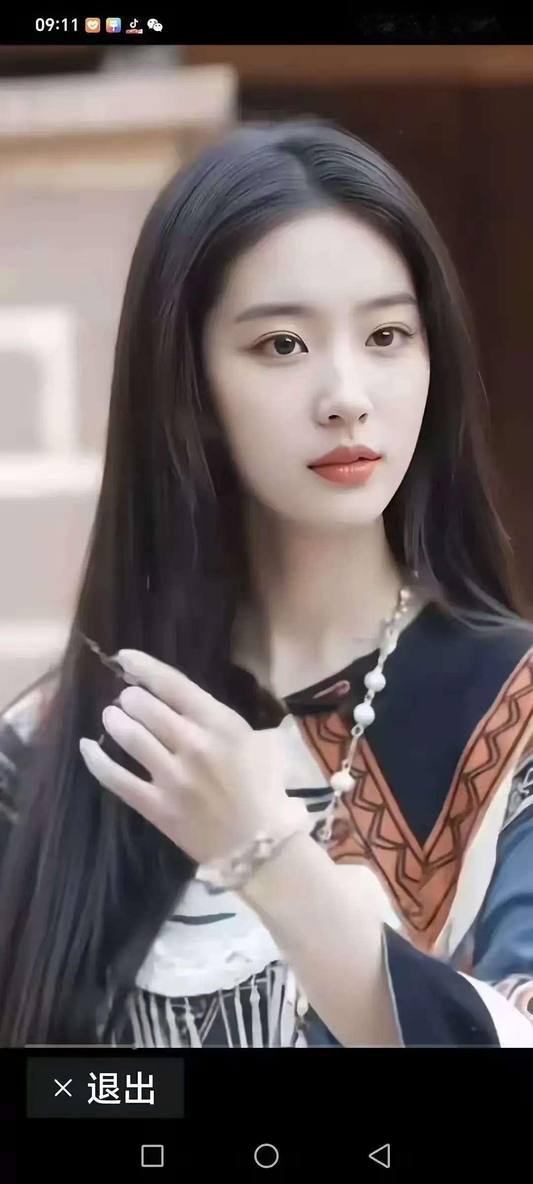 🌸 黑发如瀑，衣袂飘飘，古韵悠然。💖🌸🌺