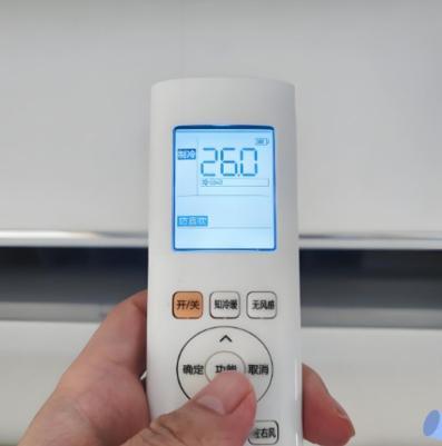 空调28度会比26度省电吗 开空调28度确实比26度更省电。室内外温差小，压缩机
