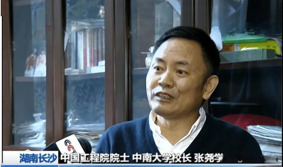 昔日学术明星因何陨落？院士称号被撤销的背后。
近日，中国工程院发布决定，自202