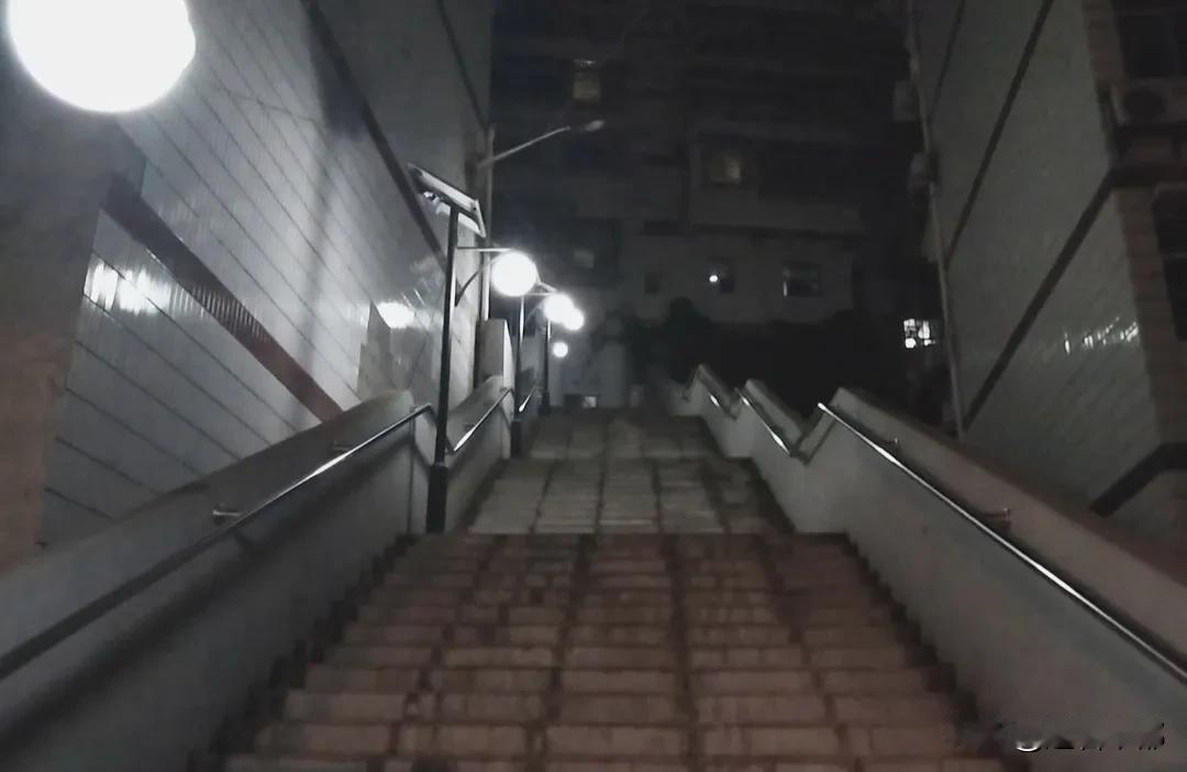 太暖心！丰都三合街道这波改造，把安全感直接拉满！
三合街道滨江东路社区的变化也太