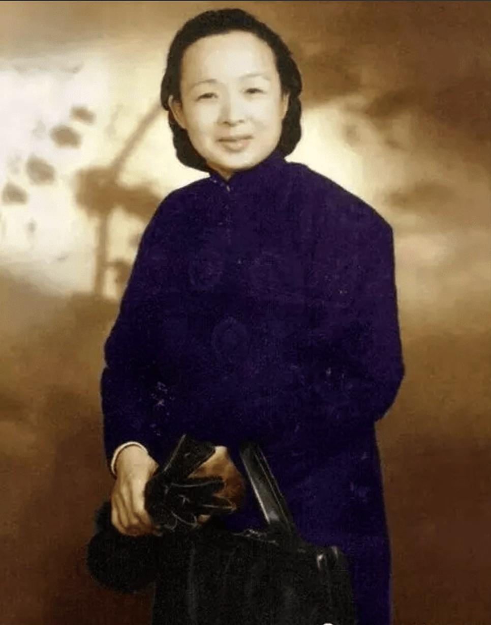 1949年，上海解放，抗日名将谢晋元遗孀走投无路，竟沦落至写信求助陈毅！陈毅下令