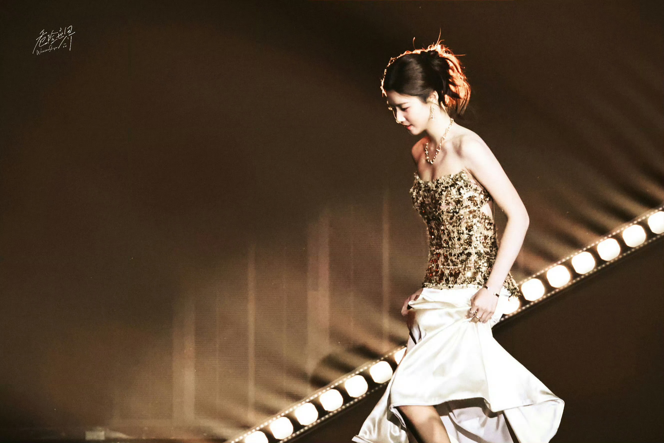 卢昱晓代言人影响力盛典红毯人类一遍遍反复爱上噜噜晓 