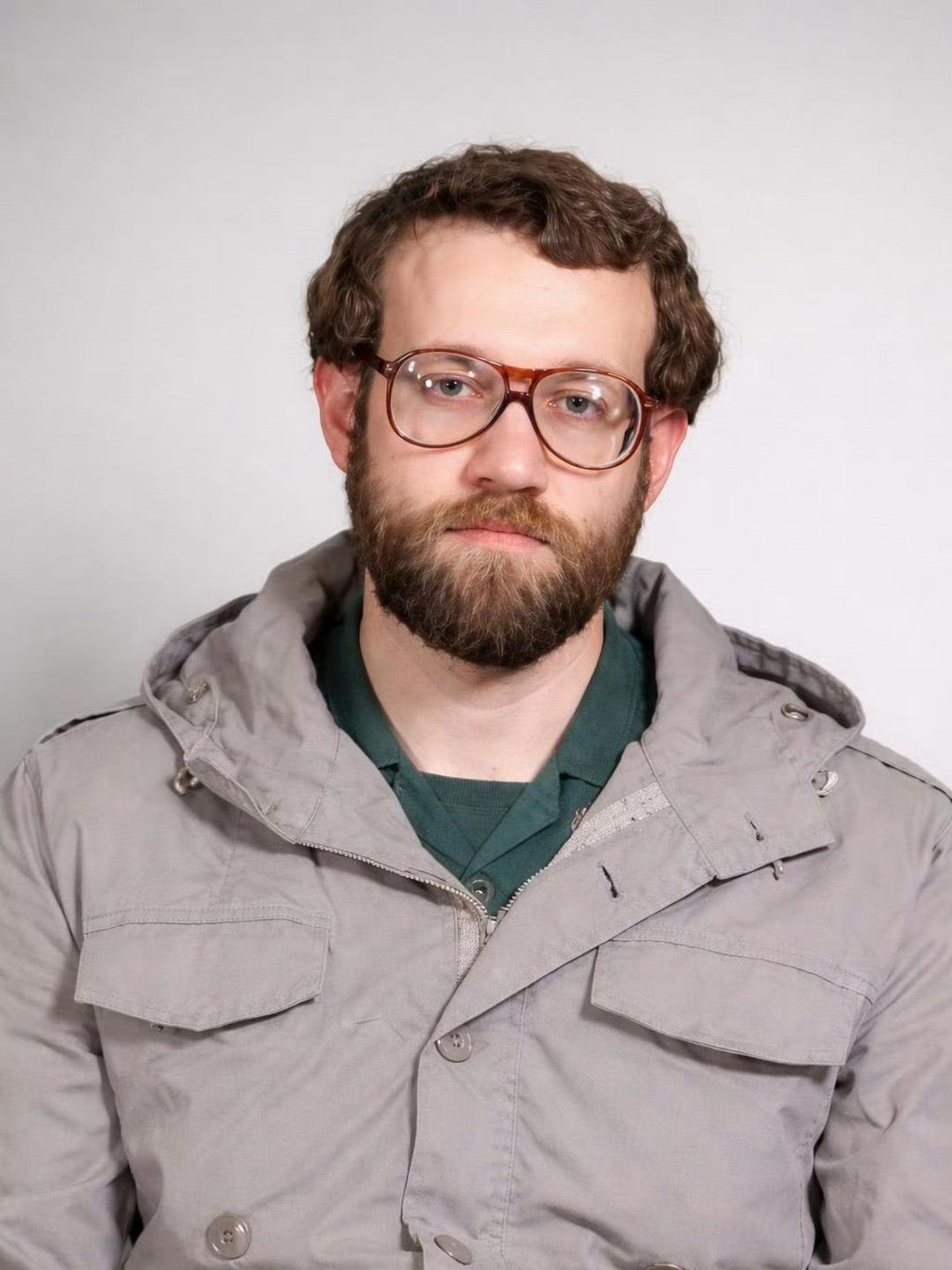 伊朗高层遇袭，最让人揪心的一幕来了
 
伊朗实权人物拉里贾尼被斩首，总统却安然无