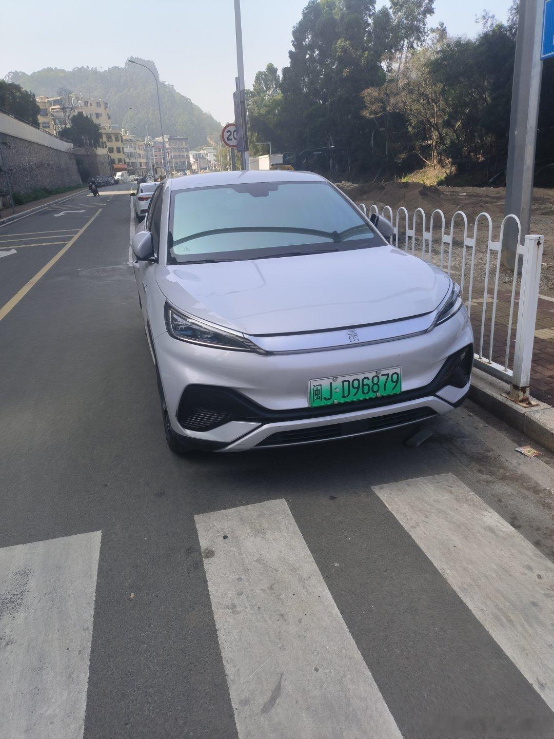 SUV和MPV的区别还大吗汽场全开 清晨的平江路还浸在薄雾里，我开着SUV碾过青