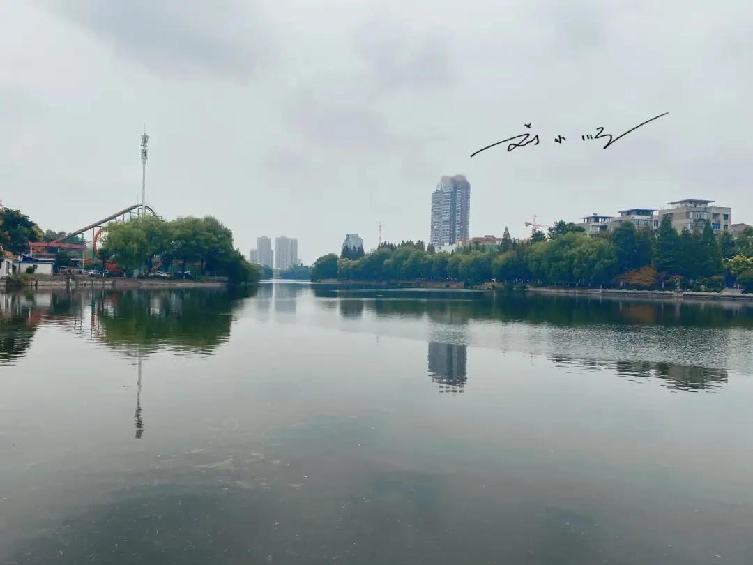 湖北省曾经有个沙市市，现在成为“荆州市沙市区”，你还记得吗？

这里是刘小顺的旅