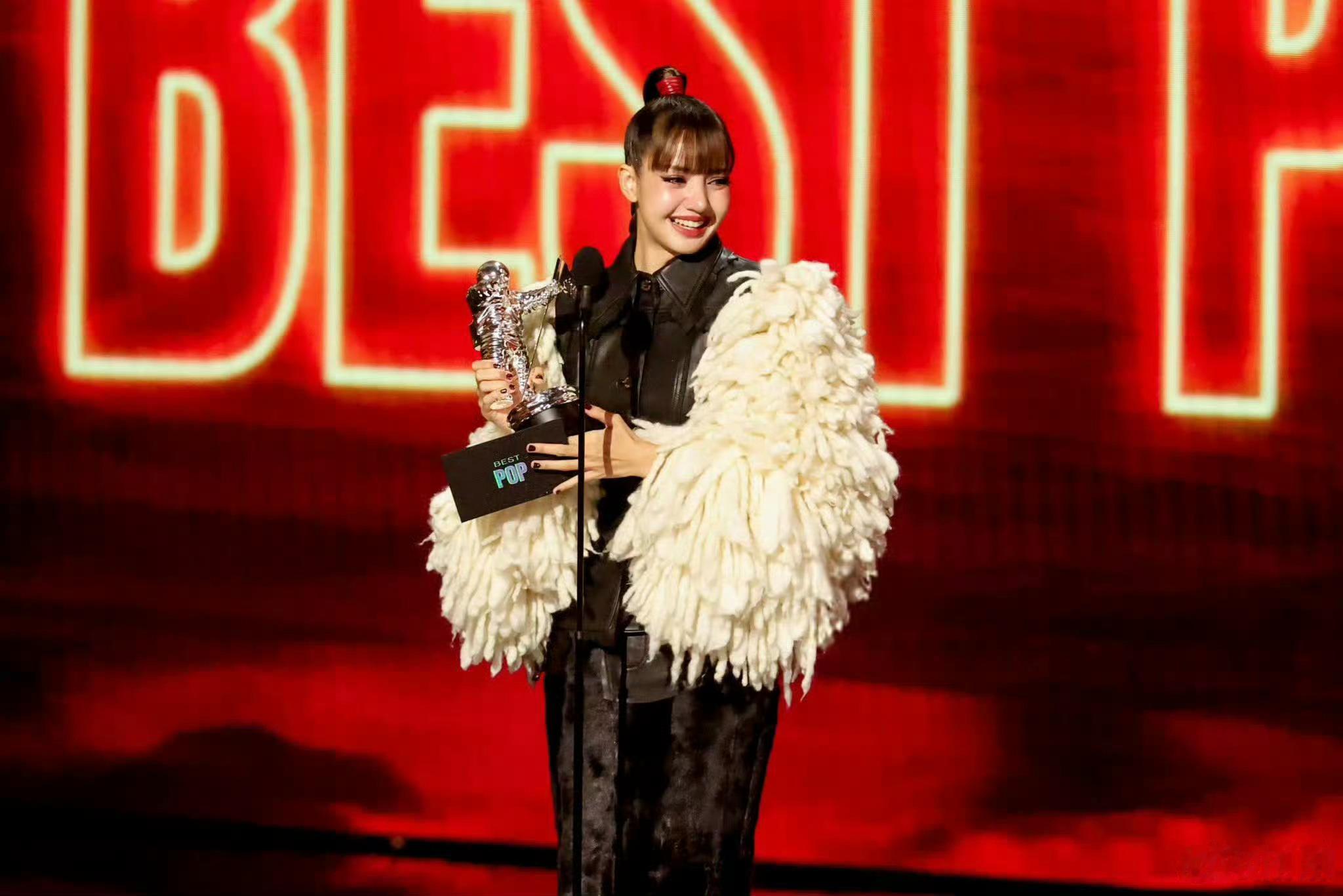 LISA获2026VMA最佳流行奖LISA凭Dream获2026VMA最佳流行奖