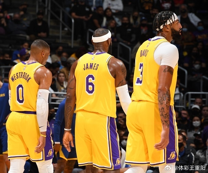 湖人威少交易回顾 NBA历史交易5年前的今天，湖人完成轰动全联盟的重磅交易，送出
