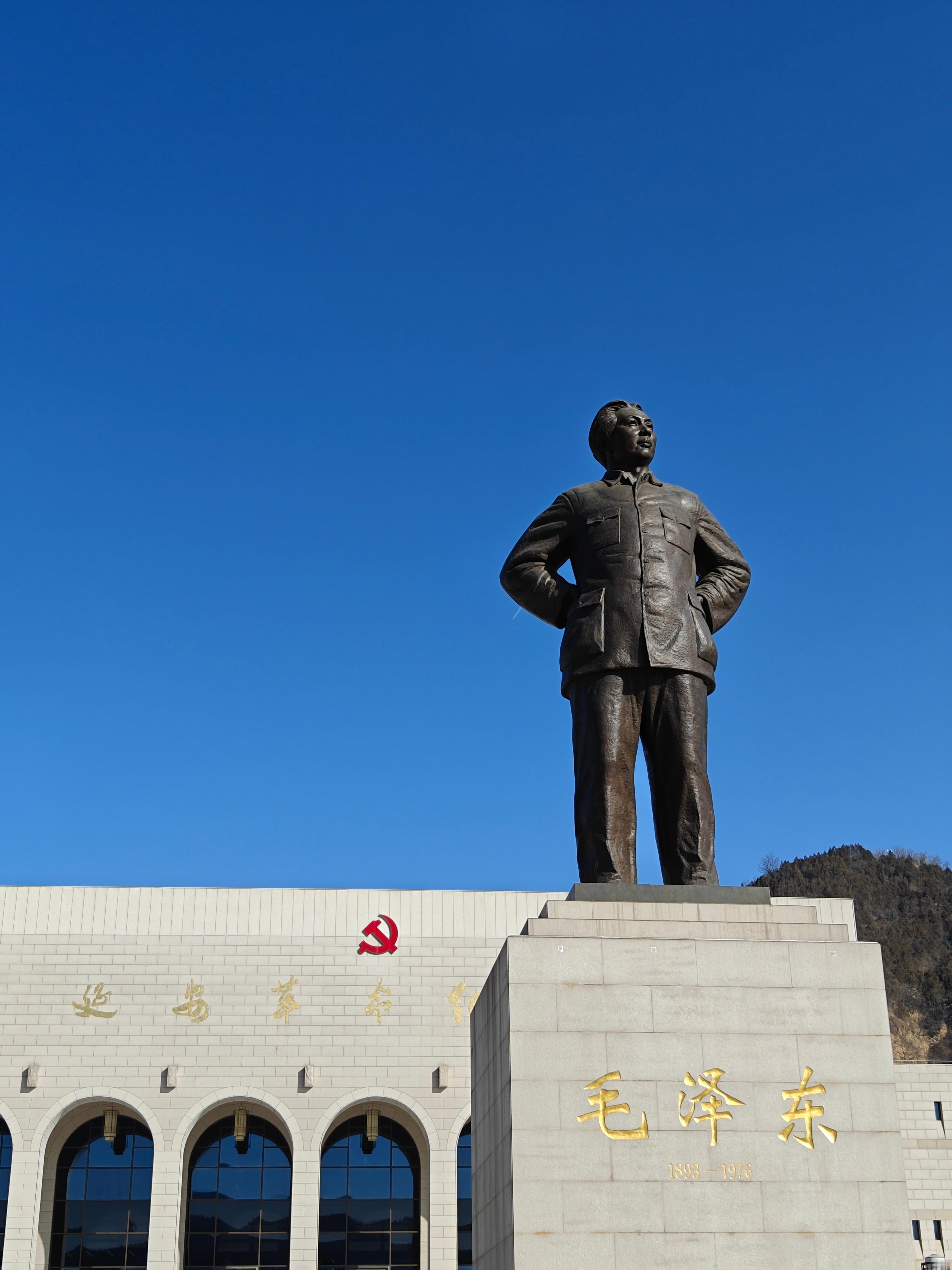 我打小就很喜欢学历史，直到来了延安参观了纪念馆，才发现，原来很多的图片、故事、事