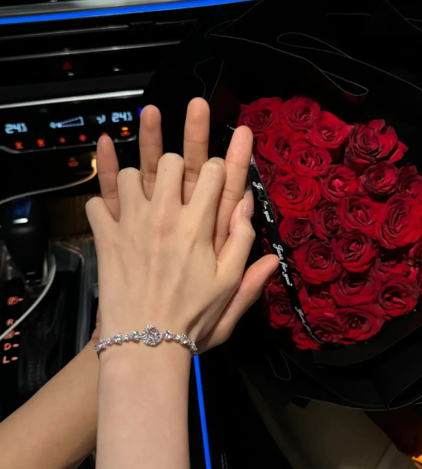 “平安夜圣诞节表白文案 | 与你不止圣诞🎄的浪漫 ”♥️Loveᵧₒᵤ♡+₁₀