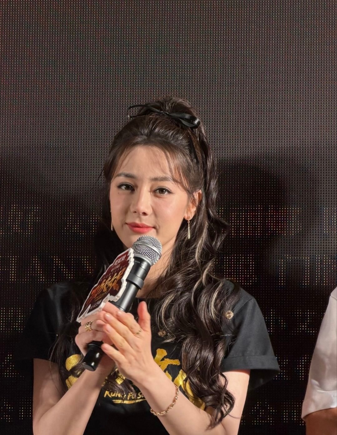 迪丽热巴原相机，生图这个水平在内娱已经很美了 