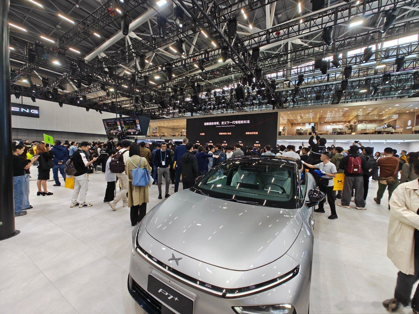 这次广州车展，我有个很明显的感觉就是小鹏和蔚来展台都好热闹……新产品、新技术层出