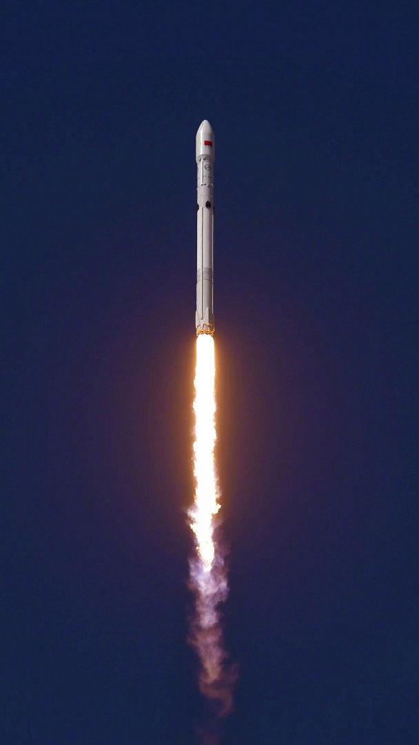 【转发祝贺！长征十二号乙运载火箭首飞成功】长征十二号乙遥一运载火箭发射成功 今天