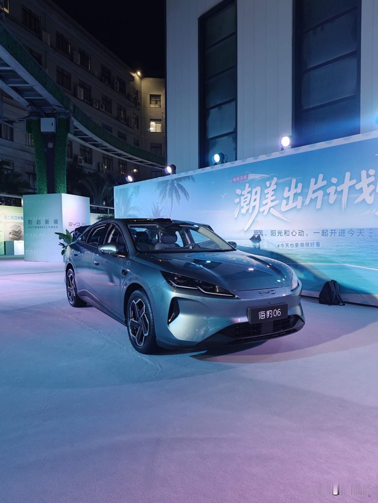 谁能想到，如今国内车市，每卖出10台新车，7台是国产车，5台半是新能源车。

第