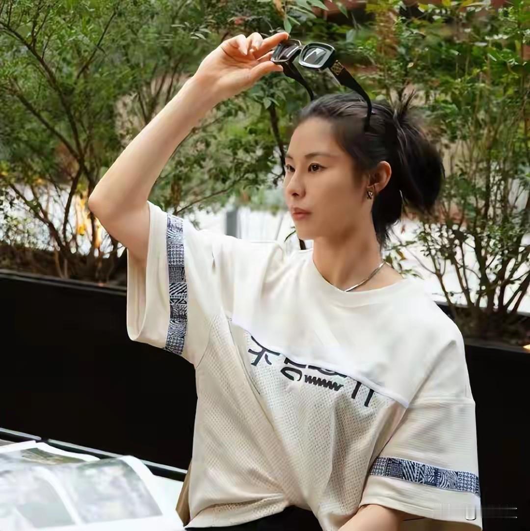 李梦、王思雨再不上场，估计大合同和流量马上就要没了！
女篮锦标赛四川远大美乐女篮