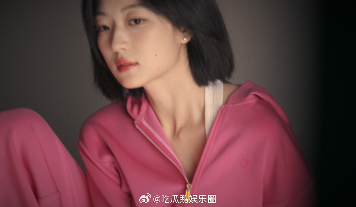 孙千不被定义的女性很漂亮自带松弛灵气的孙千太绝！不被世俗框架束缚，自在舒展的模样