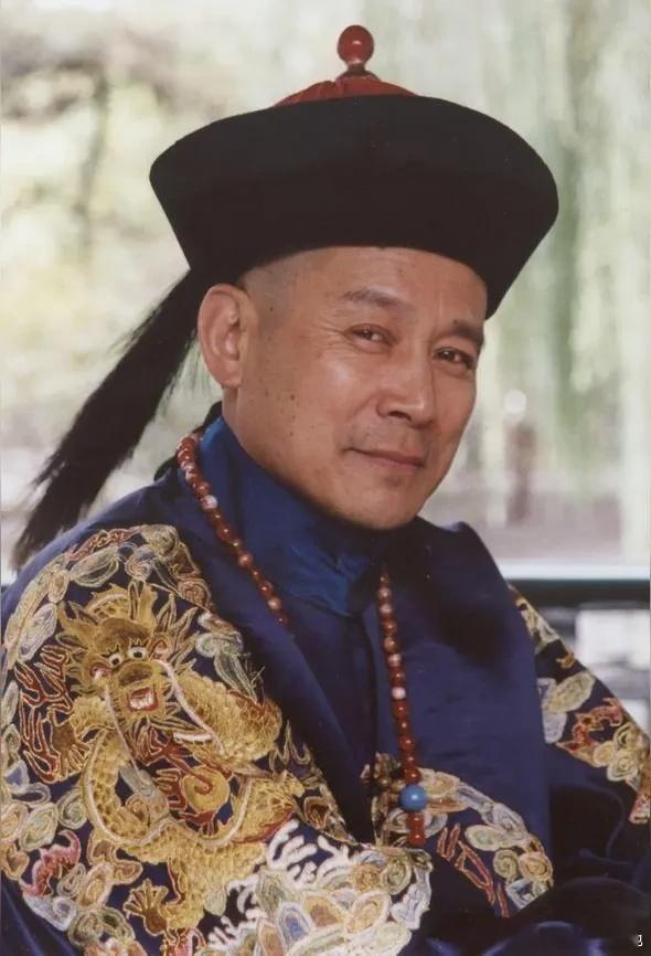 历史 康熙五十一年十月，康熙帝第二次颁下圣旨，废黜太子胤礽。这一回，他不再有丝毫