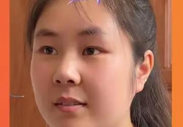 女孩大学毕业照顾渐冻症母亲三年

茫茫人海从不羡，
匆匆人生何所怨？
感恩天赐为
