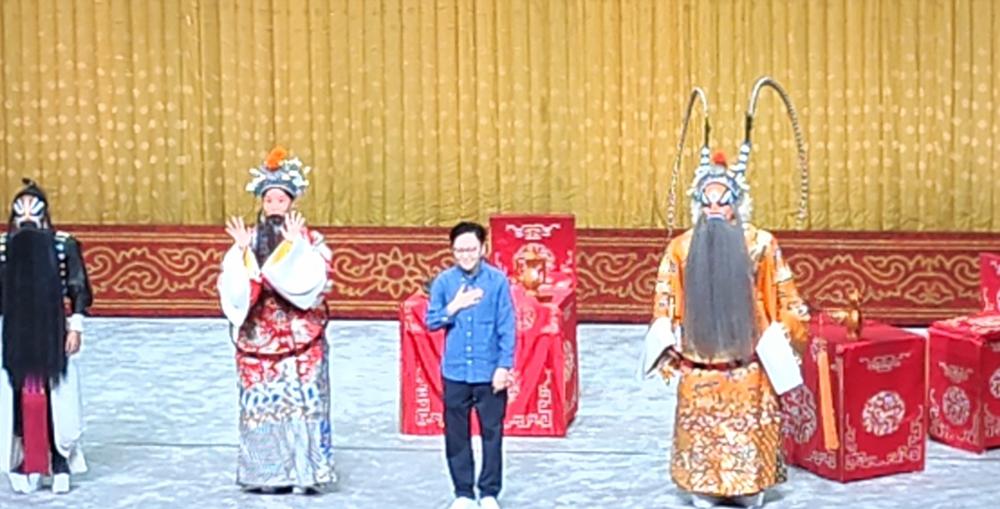 王珮瑜演砸了，观众当场喝倒彩，这事可真不多见。

王珮瑜是谁。京剧余派老生第四代