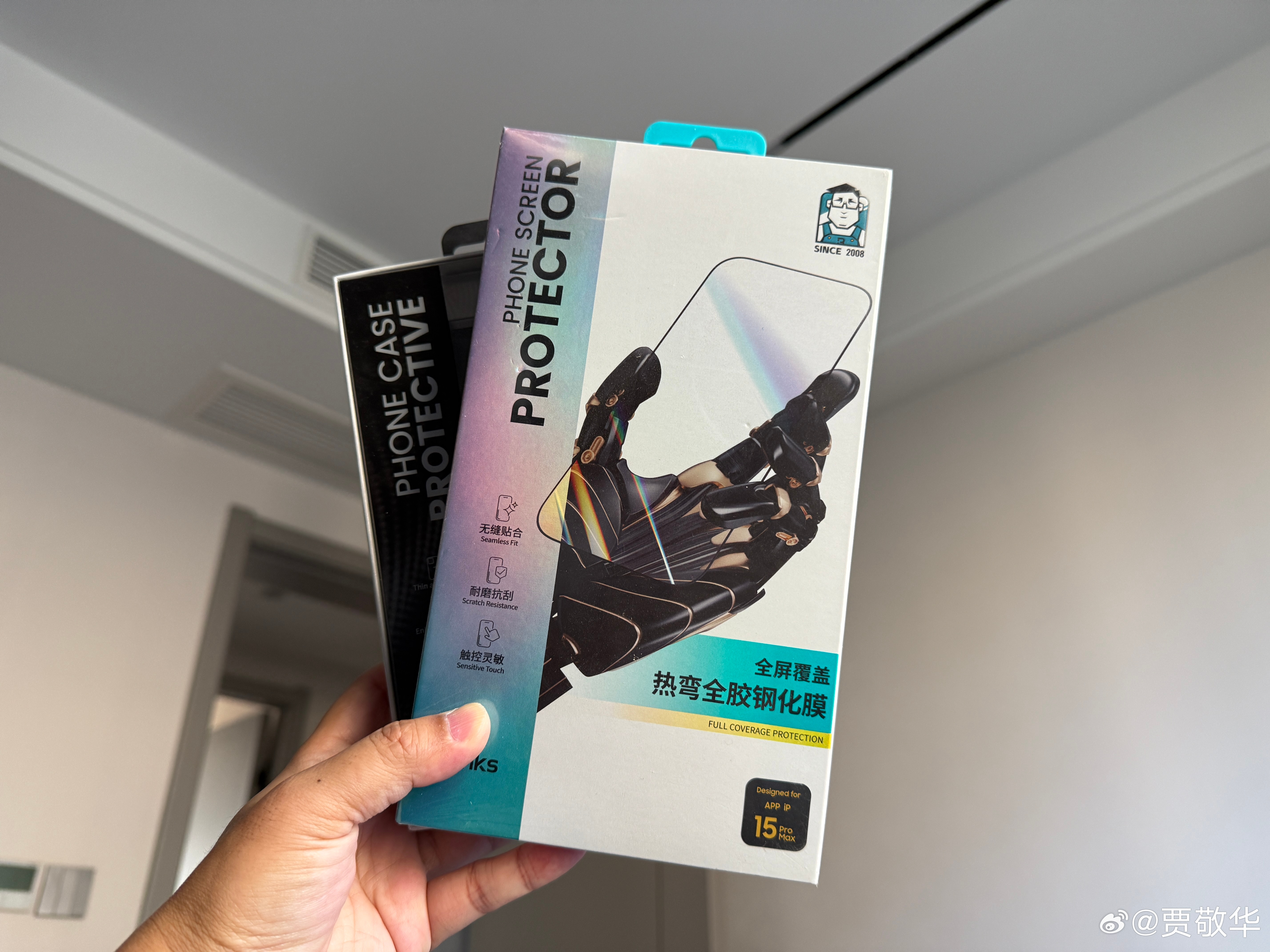 给铁粉的手机壳今天寄出了一部分，有的粉丝留言不说明型号，大家重新私信我哈。我怎么