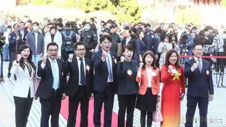 去职倒计时！

由于柯文哲的“两年条款”的设限，台岛民众党立委已经向“立法院长”