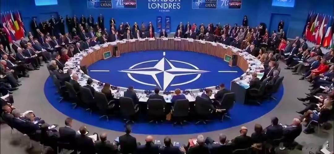 德媒：因美国有意重回帝国主义政策，法国退出北约可能成为现实