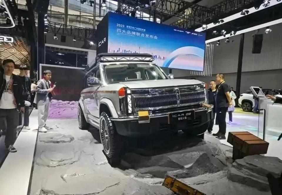 icar真不错，不得不说奇瑞的icar的造型比瑞虎9更上一层楼，自我感觉认为是目