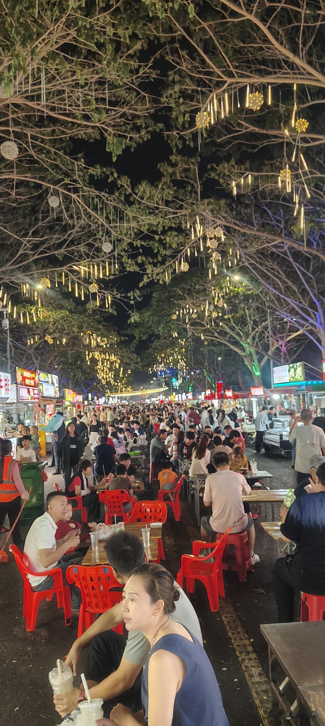 都说海南很潮湿,有哪里不潮湿吗?我说东方不潮湿，你说他有风，能不能有点文化！就是
