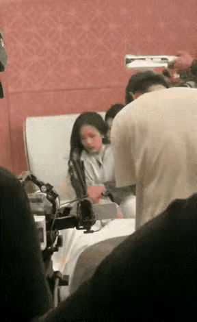 不像演的，
生活气息很浓厚！