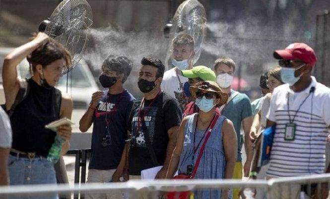 海外卖爆的国货小风扇正在加急补货欧洲最近热爆了！空调不能随便装，即买即用的小电扇