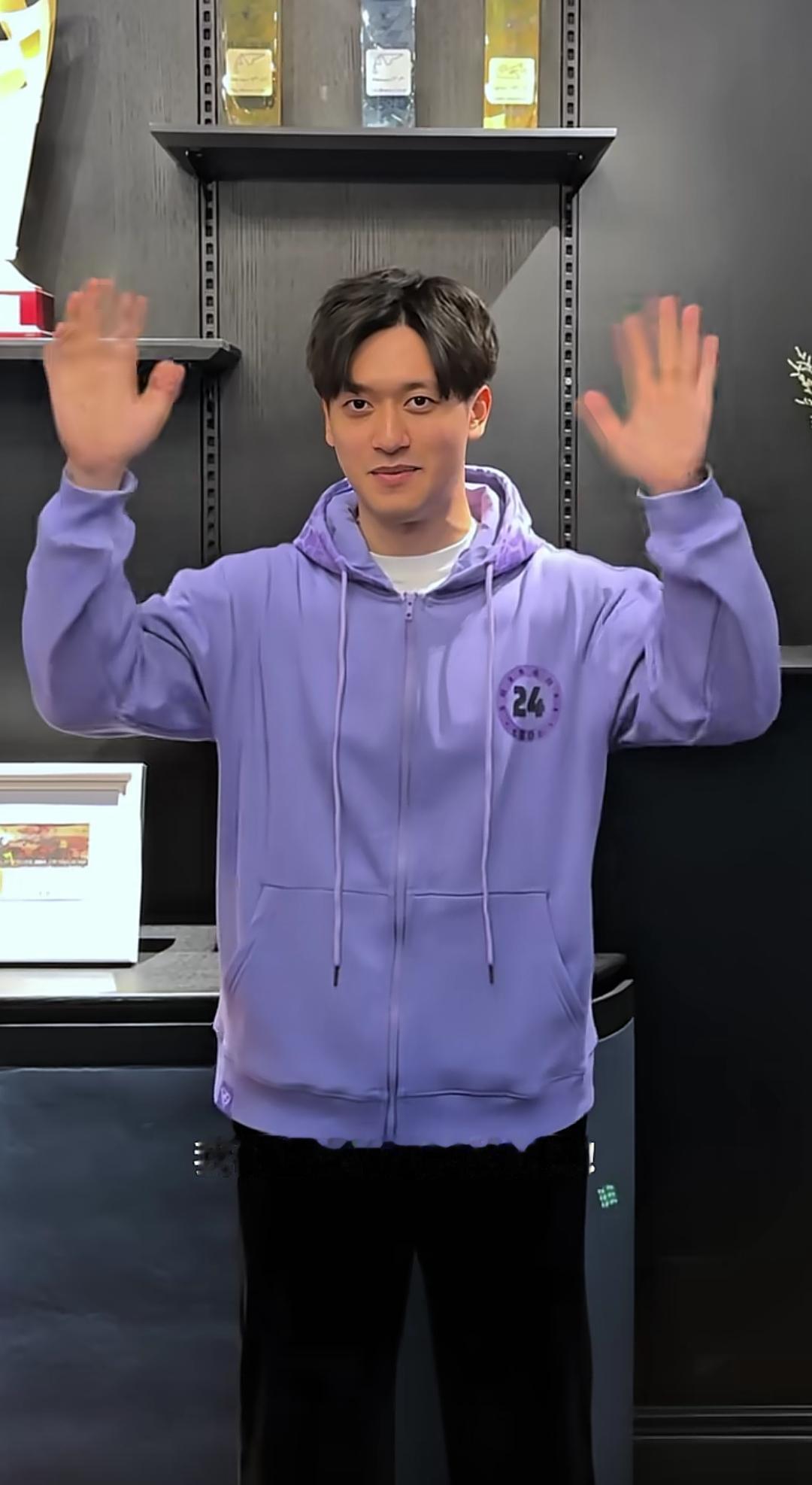 周冠宇正式官宣加入凯迪拉克F1车队！成为其储备车手！

2025赛季周冠宇在法拉