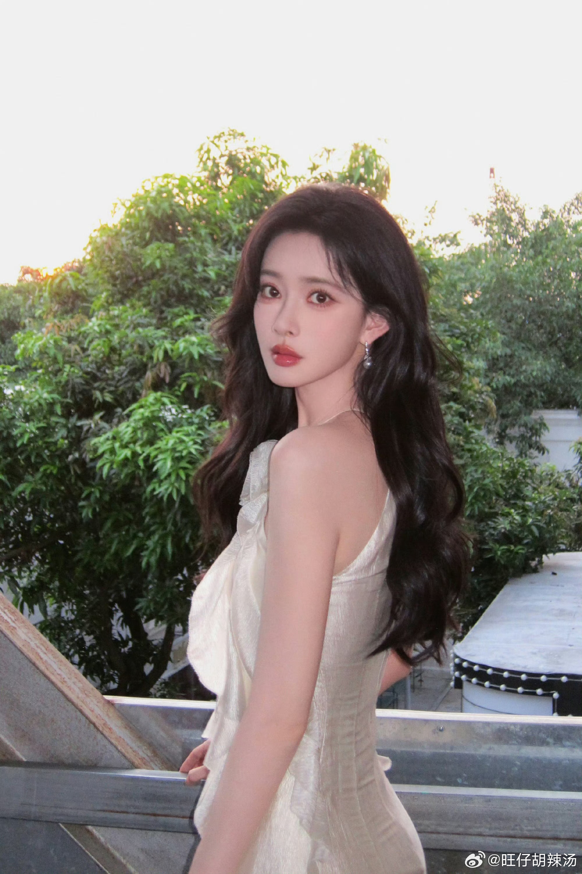 漂亮仙女就该穿漂亮仙女裙，姐姐的小巧思真的太用心了进组前的状态好好呀，期待无尽夏