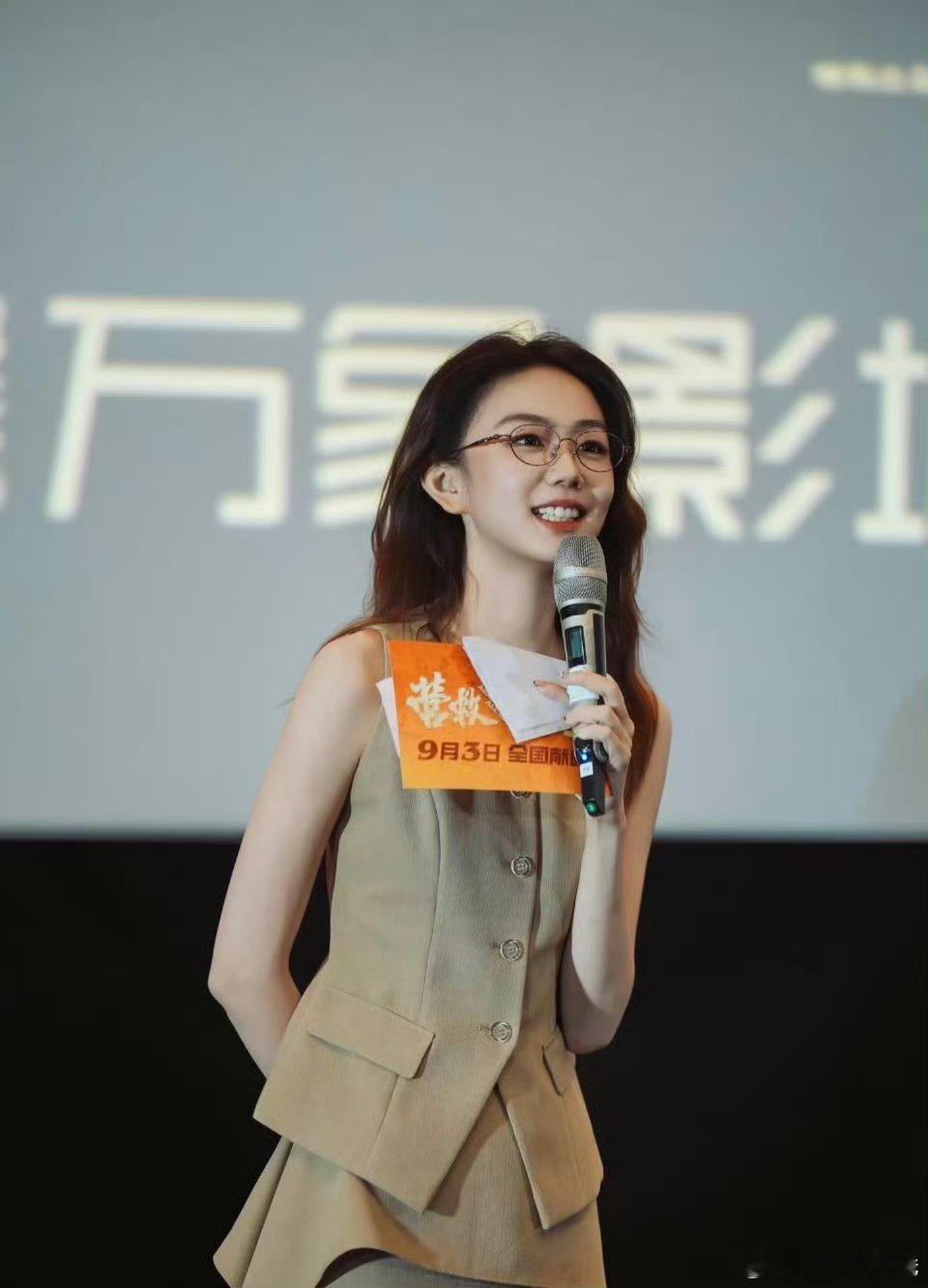 许嵩 冯禧不是 刚毕业就搭档何老师参加hi6，又通过事业和偶像相识并相爱，我羡慕