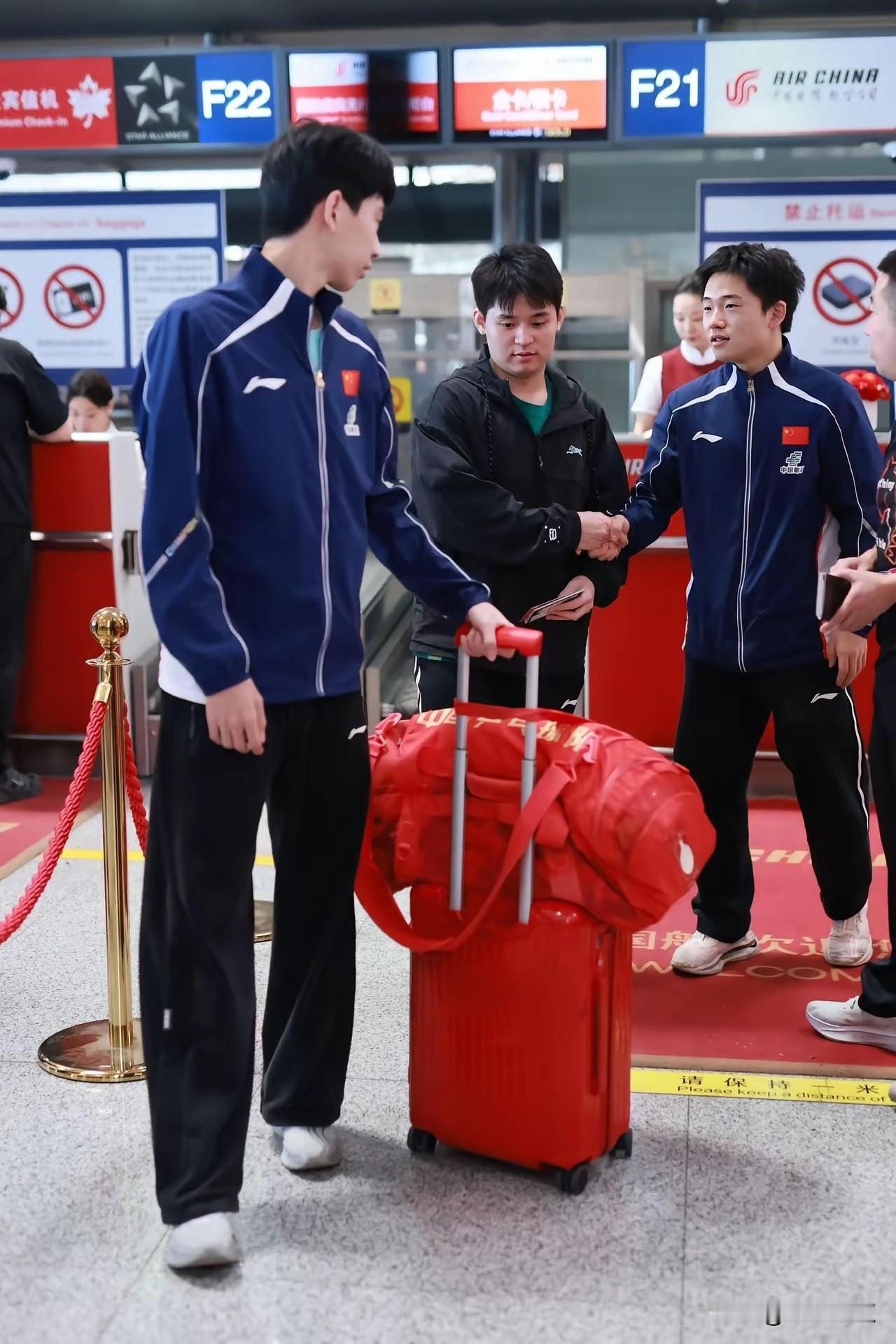 我去！李天阳也跟去伦敦世乒赛了吗？
桥本帆乃香的真正克星其实是他！

国乒这两年