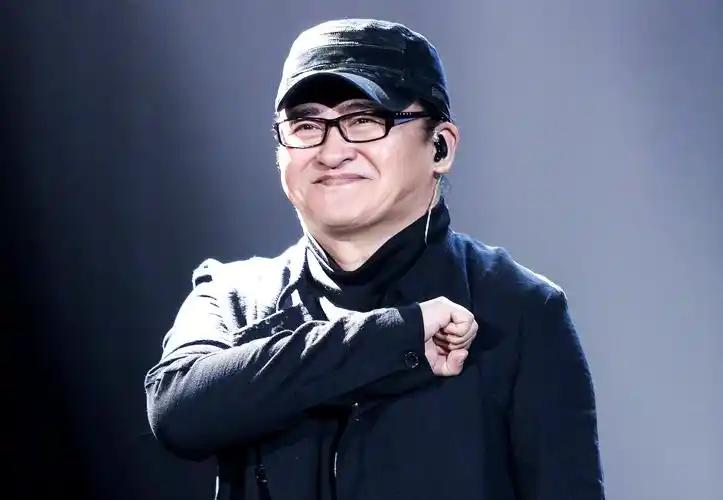 刘欢因病离世，令人痛心惋惜！如果他不是因为忙于事业和陪伴女儿考研而对股骨头坏死的