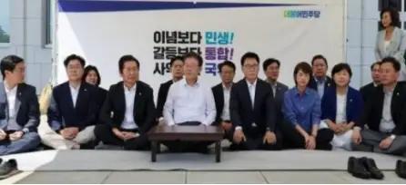 李在明手段果然狠辣，当着5000万韩国人的面，宣告尹锡悦最终结局。
 
2月19