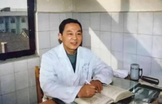 1970年，徐州一主任医生偷偷服用了4克毒性极强的曼陀罗花，所有人都以为他疯了，
