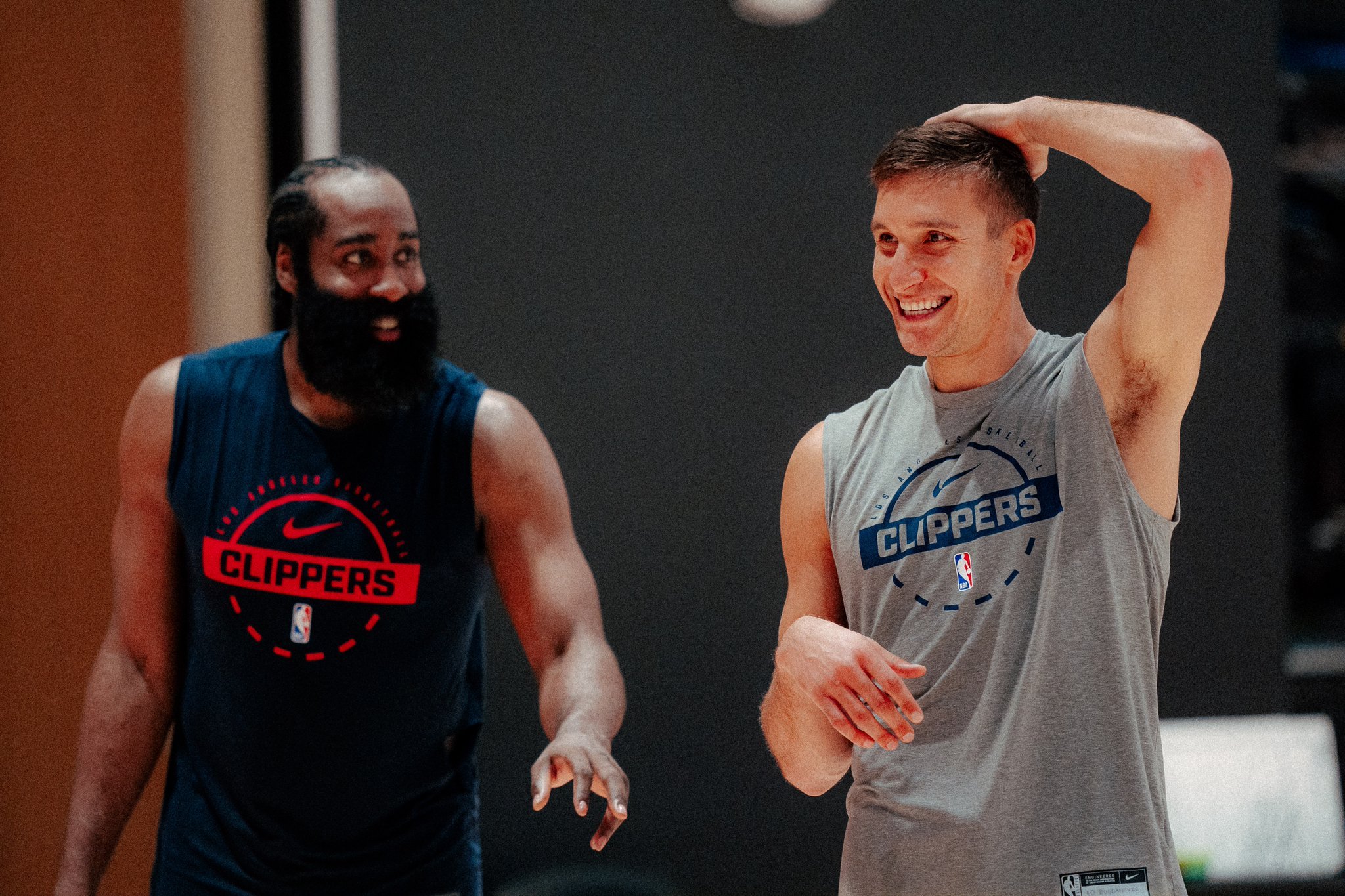 登哥你怎么这么招人待见呢[喵喵]哈登 ​​​