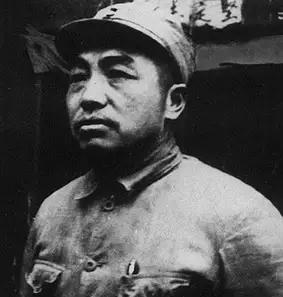 1949年，兰州解放后，彭老总举办庆功宴，谁知这时，一个老汉闯进了宴会，说：“解