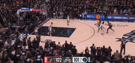 开拓者106比103险胜马刺，总比分追成1比1平手，抢下了系列赛的主场优势！希望