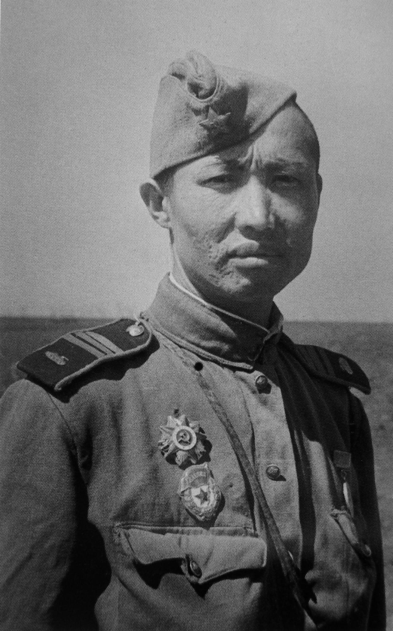 苏军的亚裔战士——1944 年，乌克兰第 3 方面军下辖近卫第 4 机械化军某坦