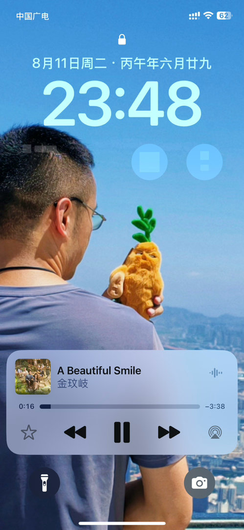 只要不是在食物上蓝色是真的好看哈