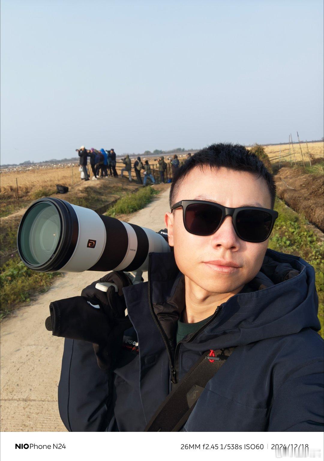 拍什么姑娘、汽车，跟大爷一起拍鸟，少走30年弯路。  