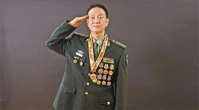 军中豪杰——唐立忠
唐立忠，湖南祁阳人，18岁入伍，在入伍52天的唐立忠，参加对