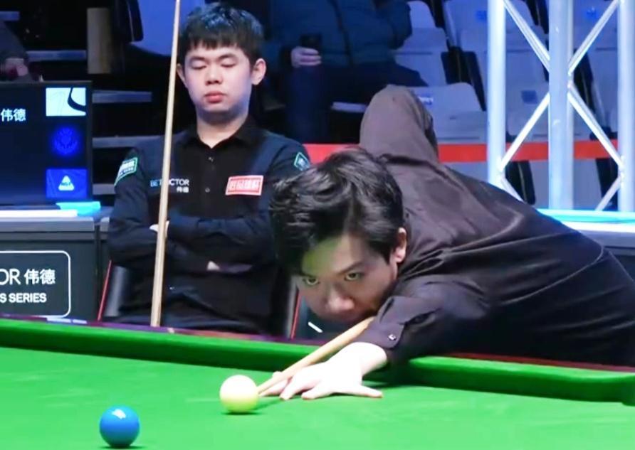 苏格兰赛：袁思俊单杆过百，4-3击败雷佩凡，挺进16强！
 
 
北京时间12月