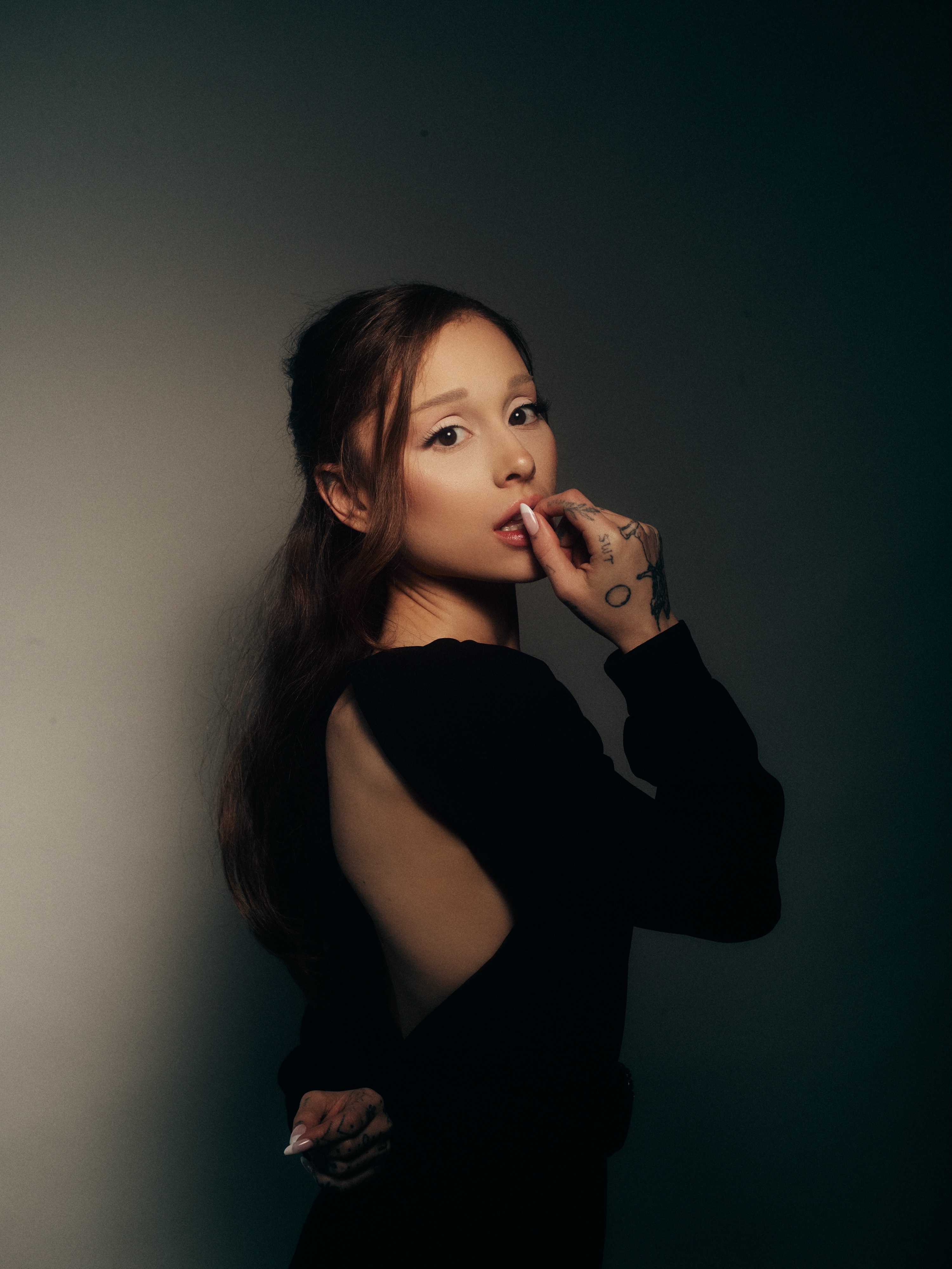 Ariana Grande 分享新专首单「hate that i made yo
