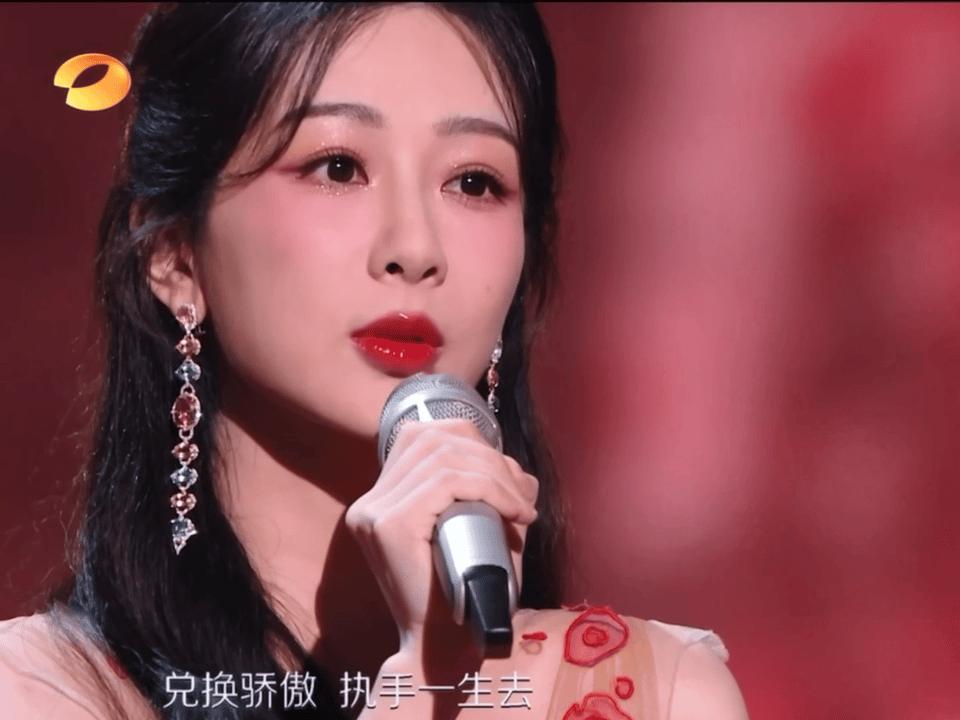 当娱乐圈四大普女都参加跨年晚会，你觉得谁赢了[舔屏] #杨紫# #虞书欣# #赵